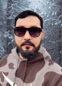 Yousuf - Male escort in Heidelberg Photo 3 of 3