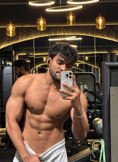 Yoye - Male escort in Bangalore Photo 4 of 7