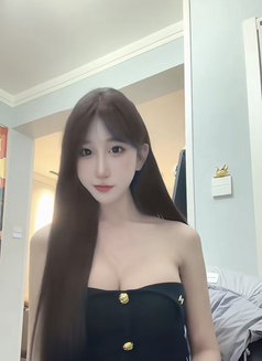 Yoyo - escort in Shenzhen Photo 3 of 5