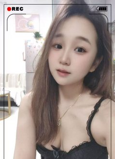 Yoyo - puta in Shenzhen Photo 1 of 3