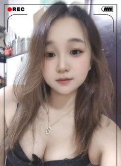 Yoyo - puta in Shenzhen Photo 3 of 3