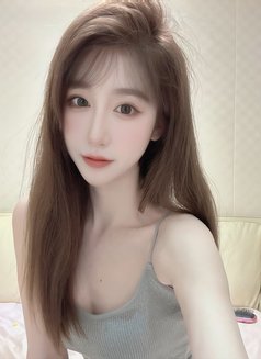 Miranda - escort in Shanghai Photo 3 of 5