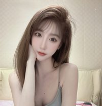 Miranda - escort in Shanghai Photo 4 of 5