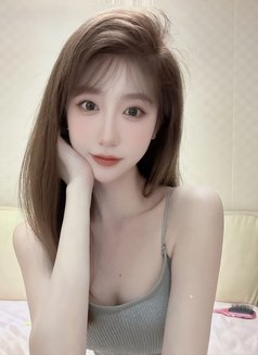 Miranda - escort in Shanghai Photo 5 of 5