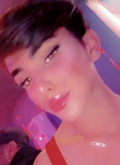 Yoyo - Male escort in Riyadh Photo 8 of 9