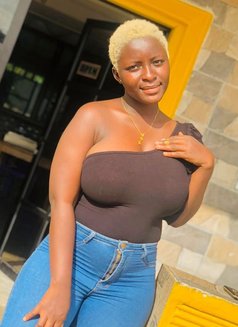 Yoyo Top - escort in Guangzhou Photo 2 of 4