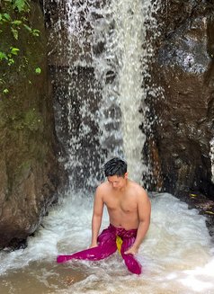 Yoyoways - Male escort in Bali Photo 9 of 12