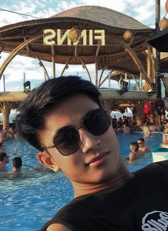 Yoyoways - Male escort in Bali Photo 10 of 12