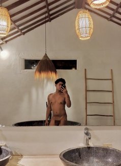 Yoyoways - Male escort in Bali Photo 13 of 16