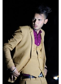 Ysh - Acompañantes masculino in Gurgaon Photo 1 of 4