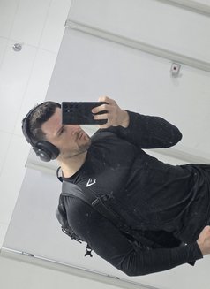 Maxwell Stone - Male escort in Dubai Photo 1 of 15
