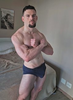 Maxwell Stone - Male escort in Dubai Photo 14 of 15
