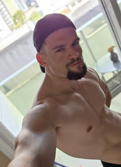 Maxwell Stone - Male escort in Dubai Photo 15 of 15