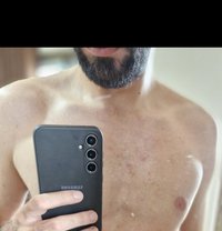 Yu9 - Acompañantes masculino in Beirut
