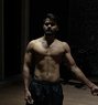 Yuan Singh - Acompañantes masculino in Mumbai Photo 1 of 6