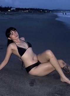 Yui - puta in Manila Photo 3 of 9