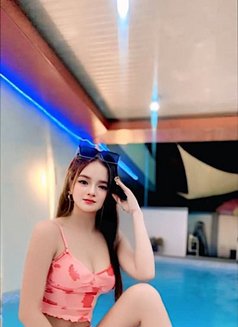 Yuki - escort in Manila Photo 2 of 6