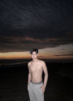 Yuki - Male escort in Manila Photo 6 of 15