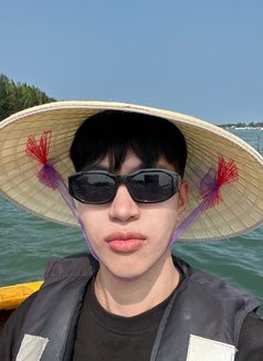 Yuki - Male escort in Manila Photo 9 of 15