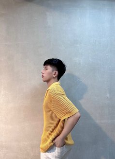 Yuki - Male escort in Manila Photo 13 of 15