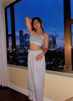 Yuki - escort in Batam Photo 1 of 3