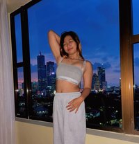Yuki - escort in Batam Photo 1 of 6