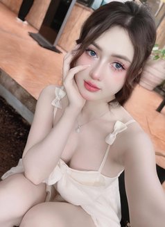 Yuna Baby Lovely Sexy - puta in Bangkok Photo 17 of 20