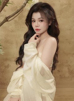 Yuki Young Lady - puta in Al Juffair Photo 5 of 6