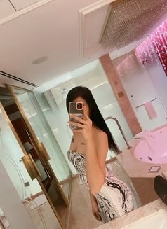 Yukiii - Transsexual escort in Manila Photo 8 of 8