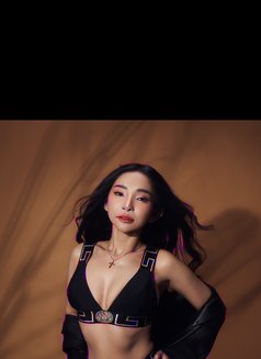 Yukina - puta in Makati City Photo 13 of 13