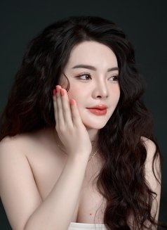 Yulia - escort in Singapore Photo 1 of 4