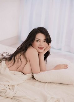 Yulia - escort in Bangkok Photo 3 of 4