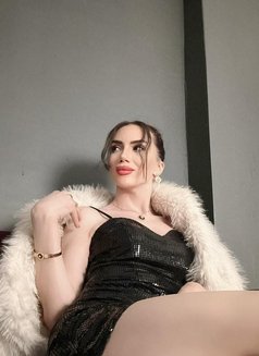 Yulia - Transsexual escort in İstanbul Photo 17 of 19