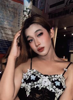 Yumaiko - Acompañantes transexual in Bangkok Photo 2 of 3