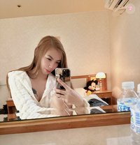 Yumi - escort in Singapore