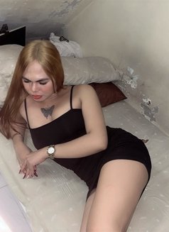 Yumi - Transsexual escort in Manila Photo 2 of 6