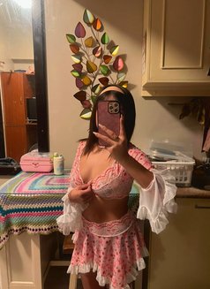 Yumi Hail - escort in Manila Photo 4 of 5