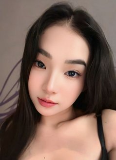 Yumi - escort in Singapore Photo 1 of 7