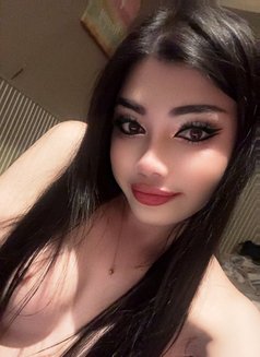 Yumi - Transsexual escort in Abu Dhabi Photo 8 of 12