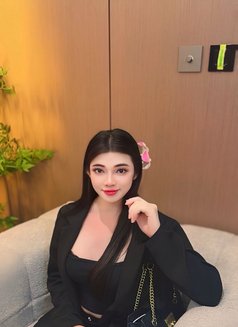 Yumi - Transsexual escort in Abu Dhabi Photo 6 of 7