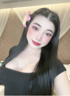 Yumi - Transsexual escort in Abu Dhabi Photo 7 of 7