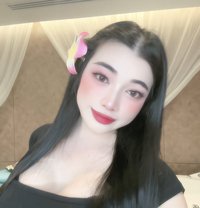 Yumi - Transsexual escort in Abu Dhabi Photo 3 of 12