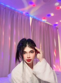 Yumi - Transsexual escort in Abu Dhabi Photo 10 of 14