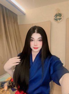 Yumi - Transsexual escort in Abu Dhabi Photo 12 of 14