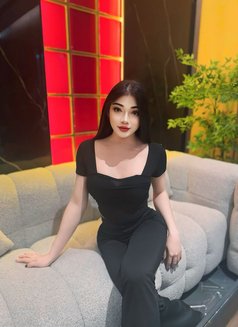 Yumi - Transsexual escort in Abu Dhabi Photo 7 of 12