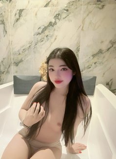 Yumi - Transsexual escort in Abu Dhabi Photo 6 of 13