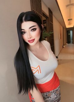Yumi - Transsexual escort in Abu Dhabi Photo 10 of 13
