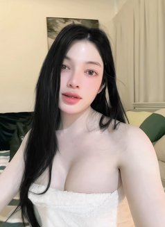 Yumi - Transsexual escort in Abu Dhabi Photo 2 of 11