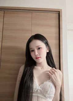 Yumi - escort in Taipei Photo 7 of 8