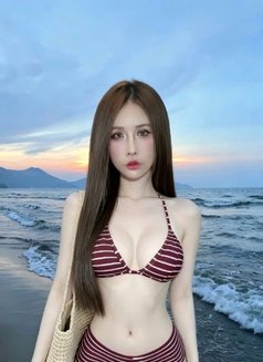 Yumi - escort in Dubai Photo 4 of 8